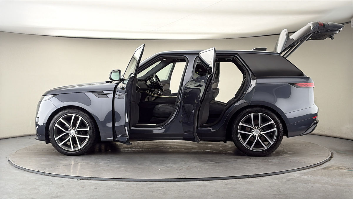 More views of Land Rover Range Rover Sport