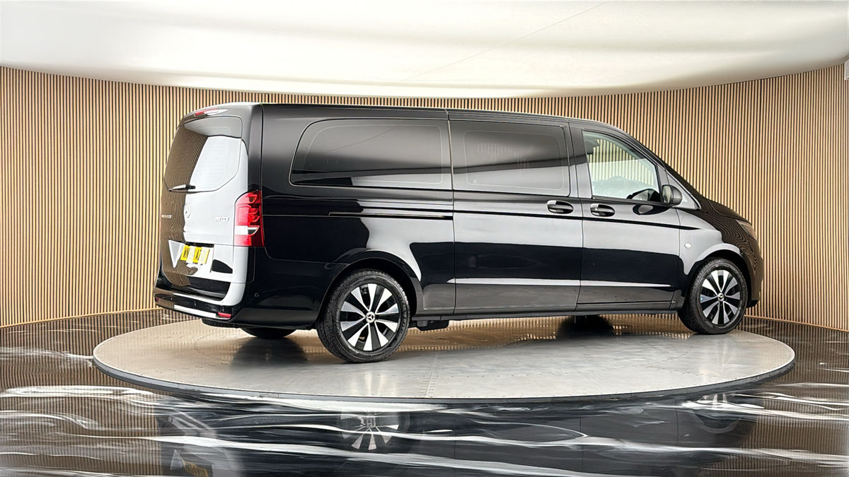 More views of Mercedes-Benz Vito