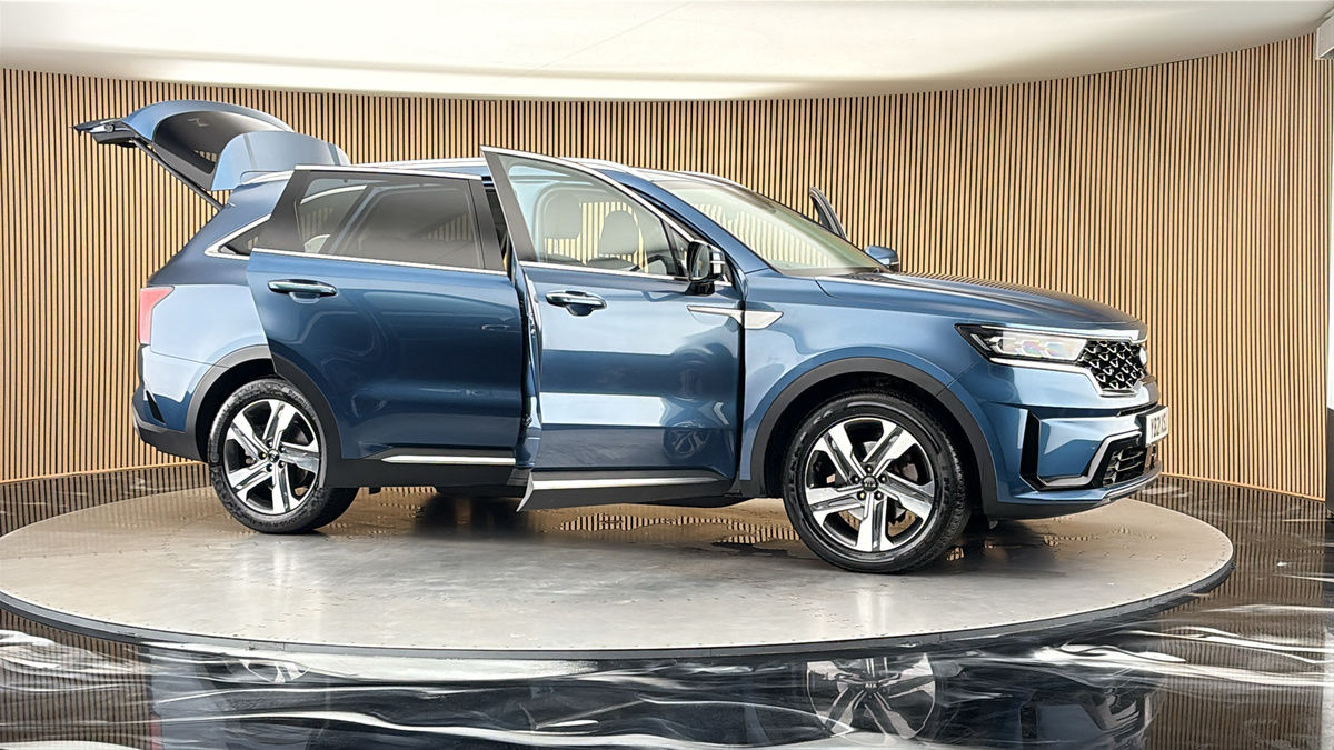 More views of Kia Sorento
