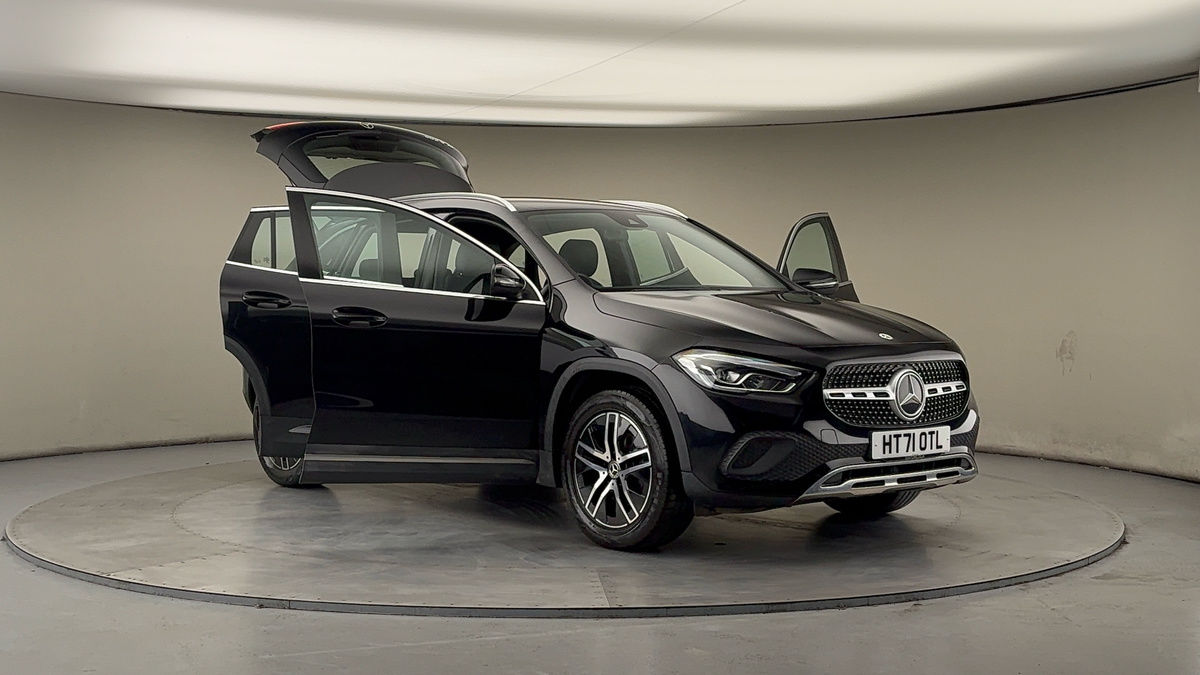 More views of Mercedes-Benz GLA