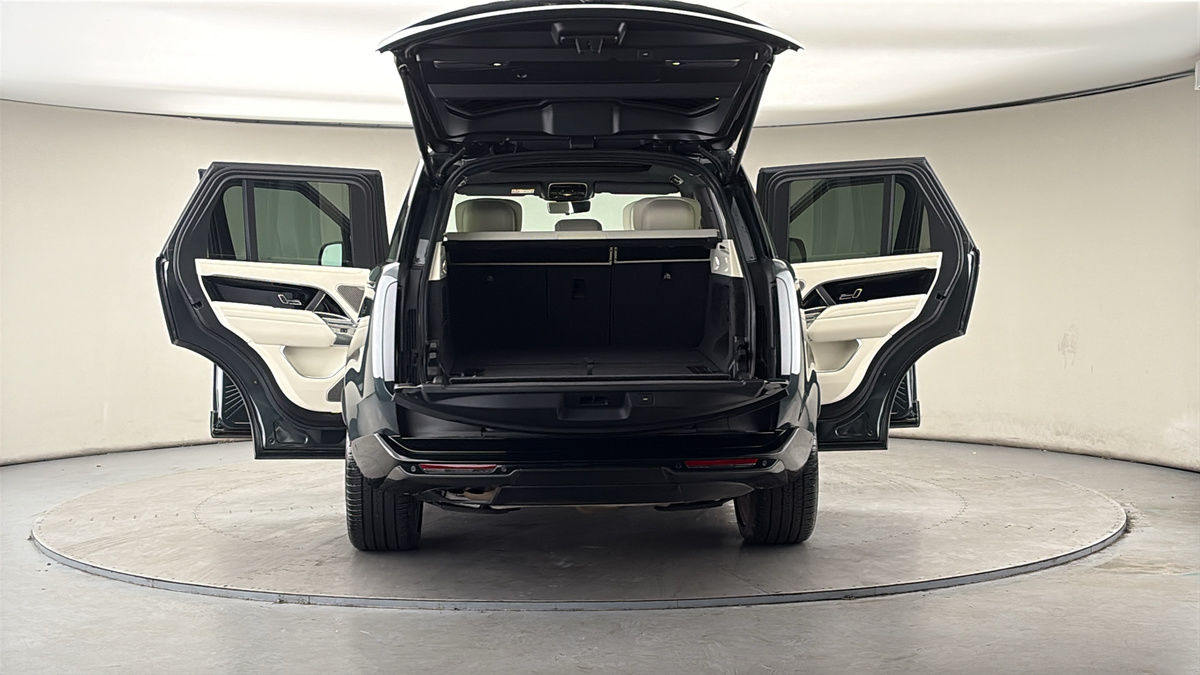 More views of Land Rover Range Rover