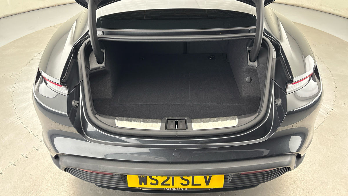 Porsche Taycan Image 11