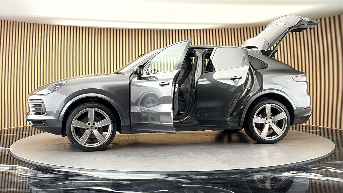 More views of Porsche Cayenne