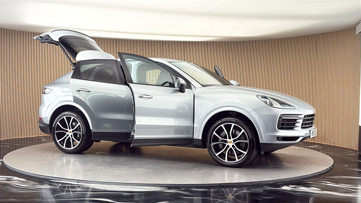 More views of Porsche Cayenne