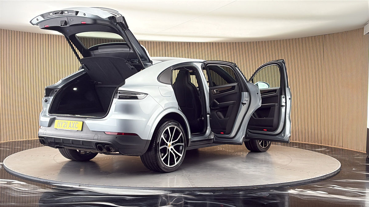 More views of Porsche Cayenne