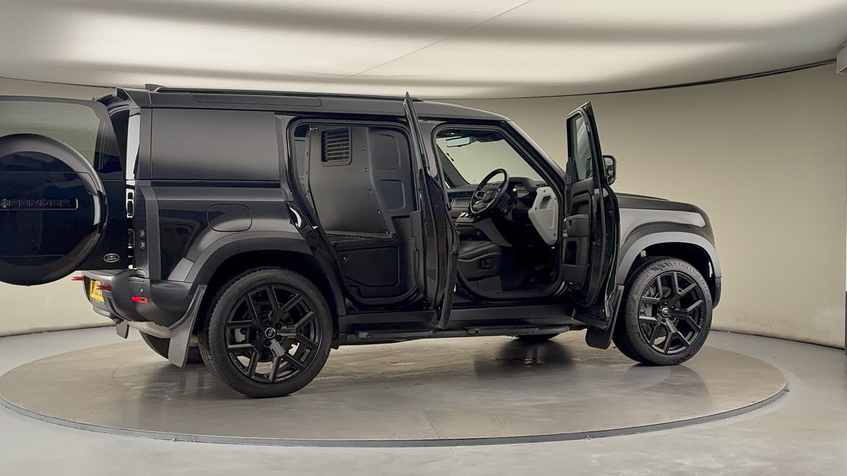 More views of Land Rover Defender 110