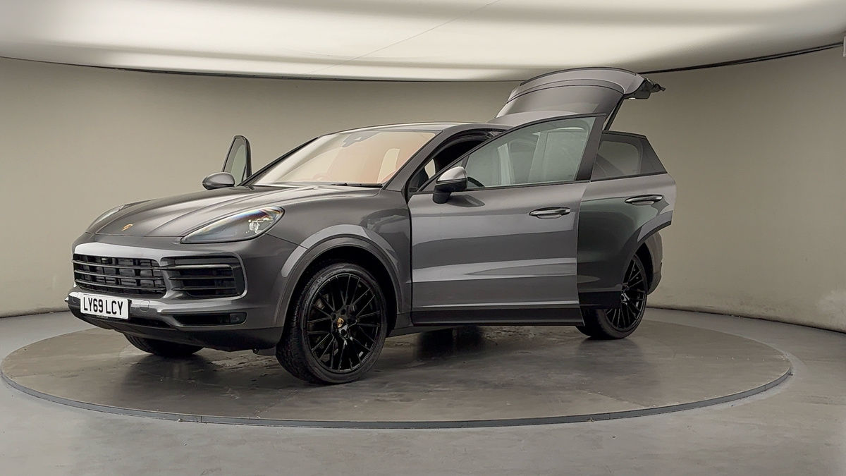 Porsche Cayenne Image 22