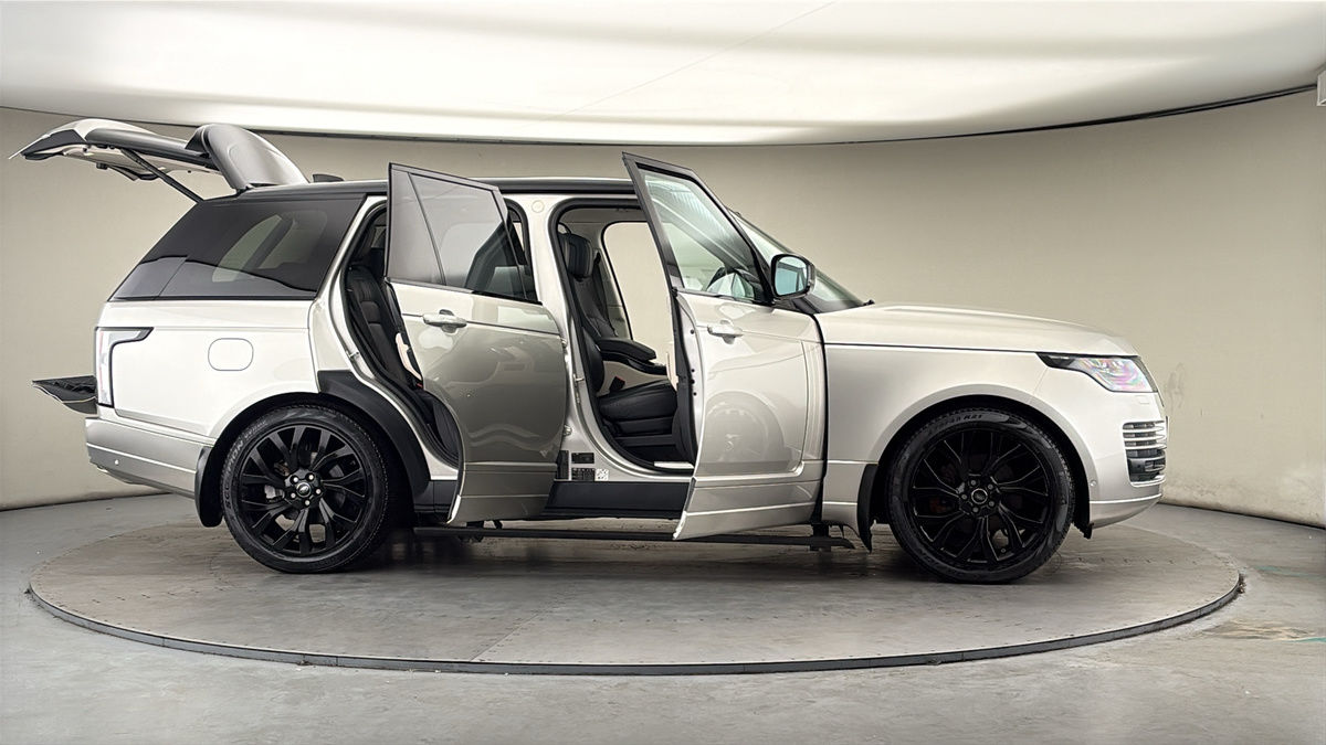 More views of Land Rover Range Rover