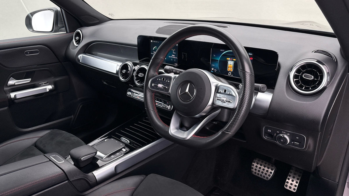 Mercedes-Benz GLB Image 5