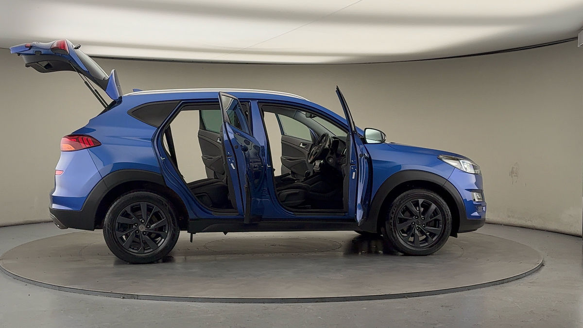 More views of Hyundai TUCSON