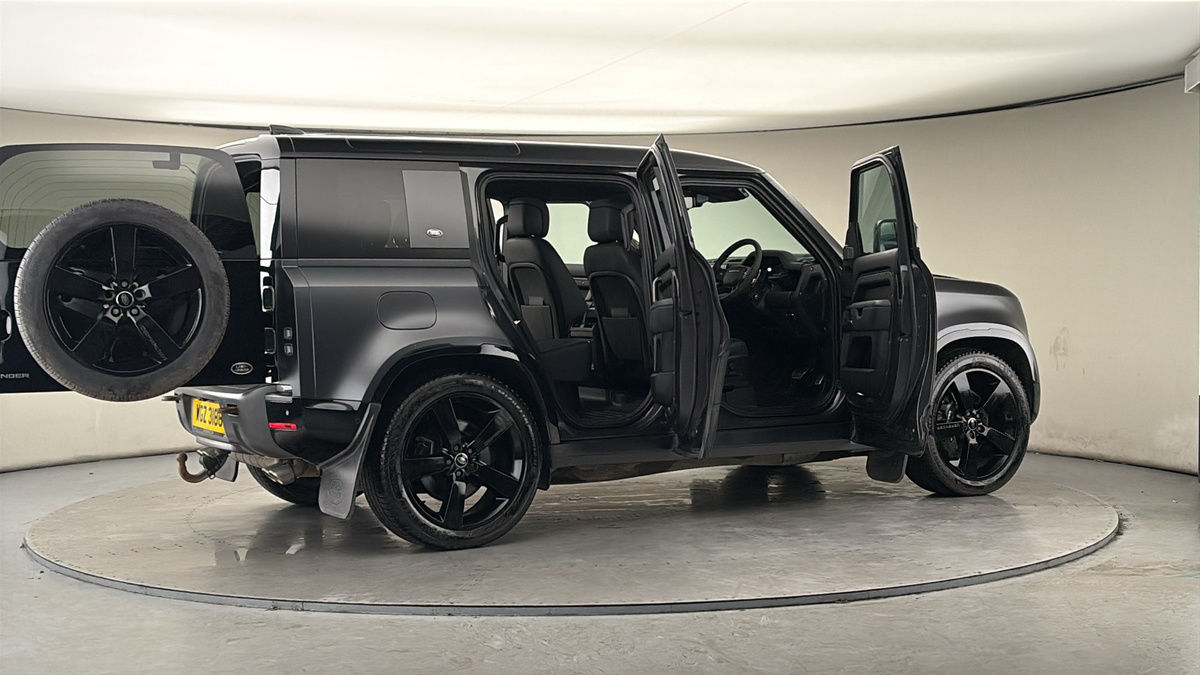 More views of Land Rover Defender 110