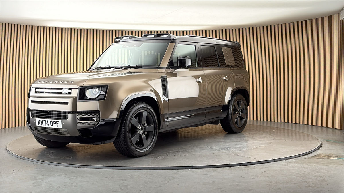 More views of Land Rover Defender 110