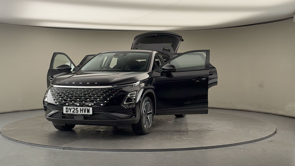 More views of Omoda 5