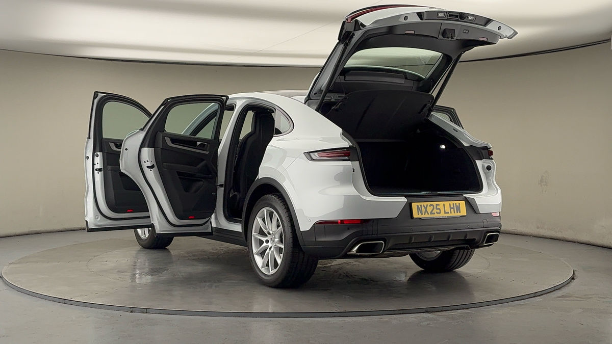 Porsche Cayenne Image 23