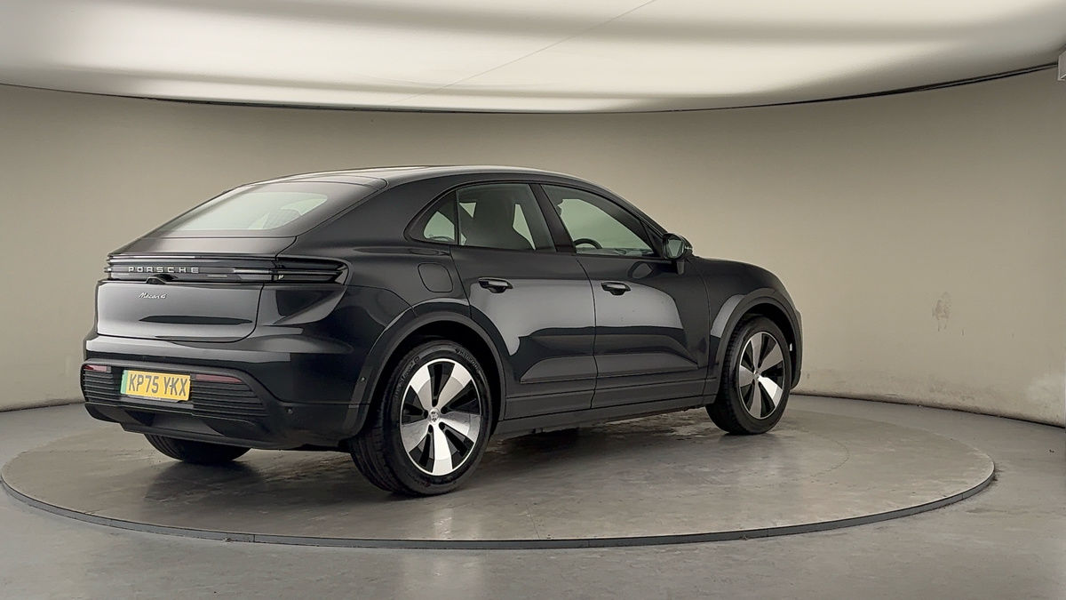 Porsche Macan Image 21