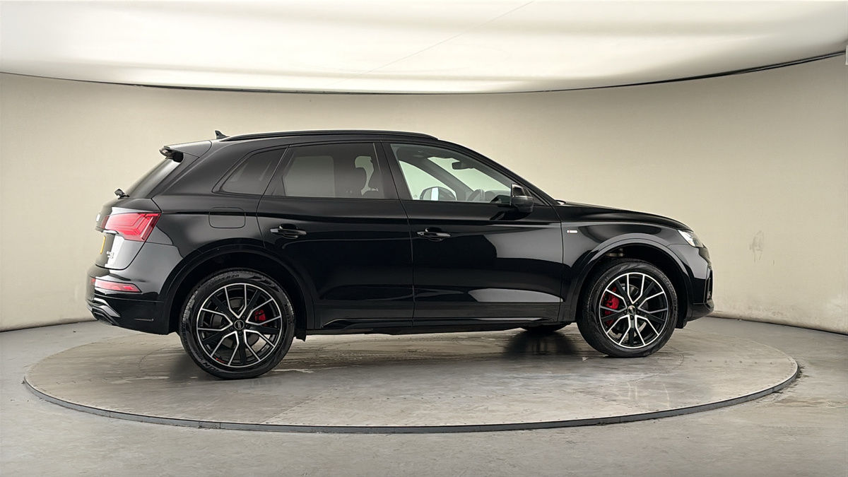 More views of Audi Q5