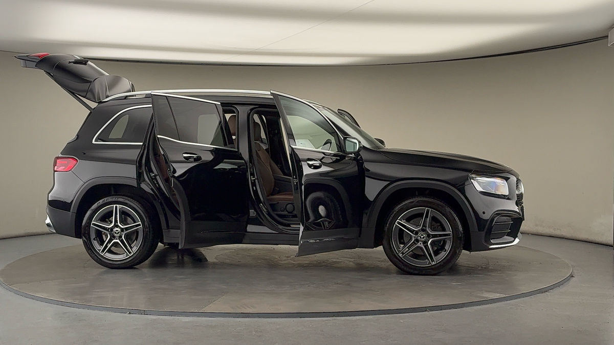 More views of Mercedes-Benz GLB