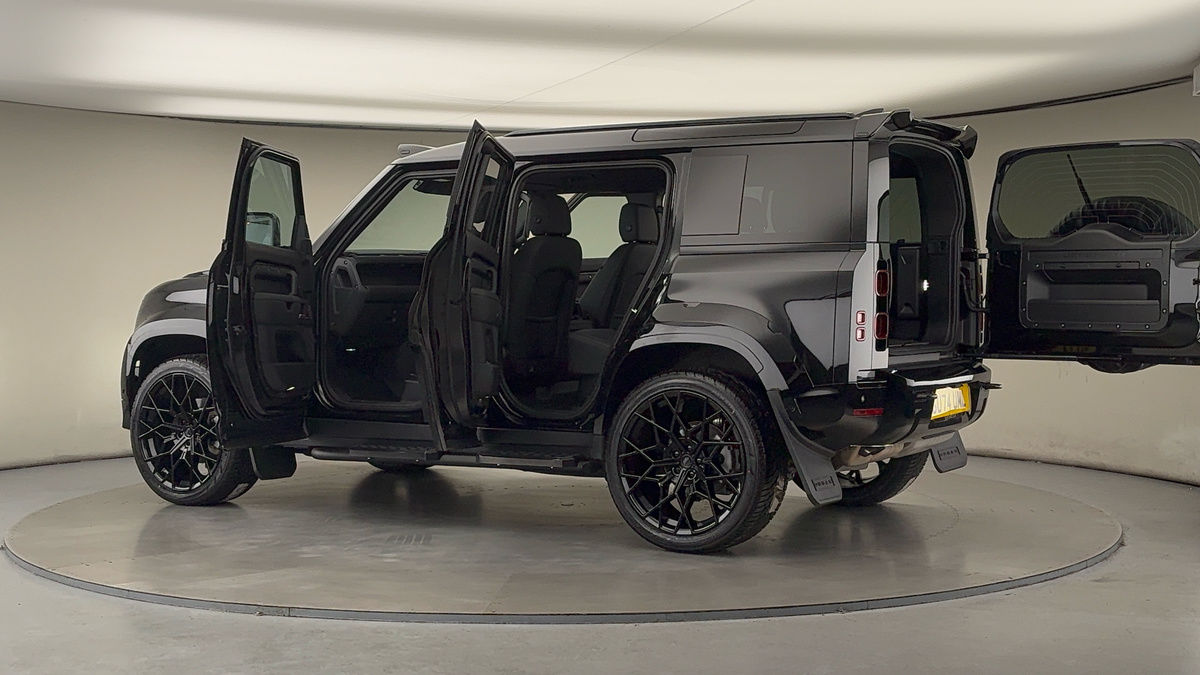 More views of Land Rover Defender 110