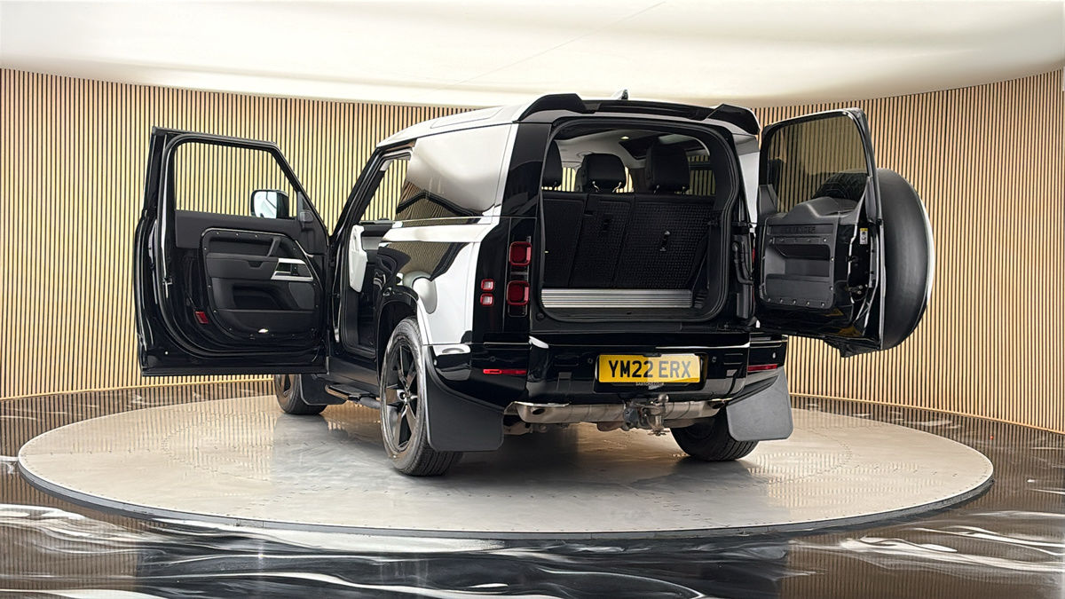 More views of Land Rover Defender 90
