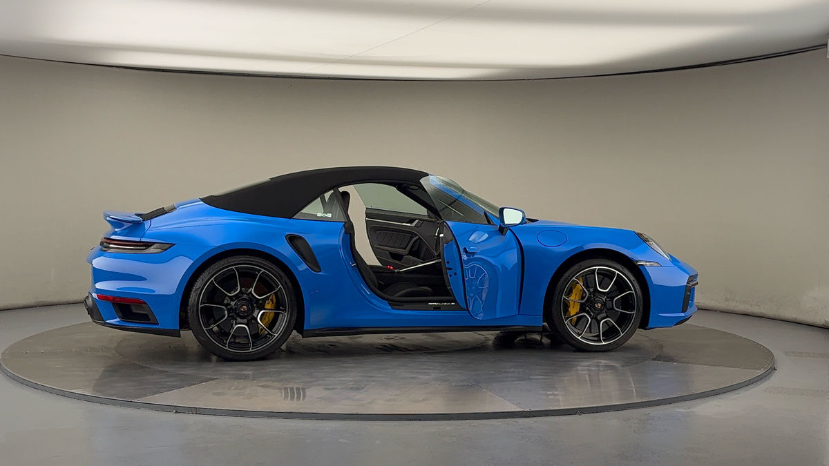 More views of Porsche 911
