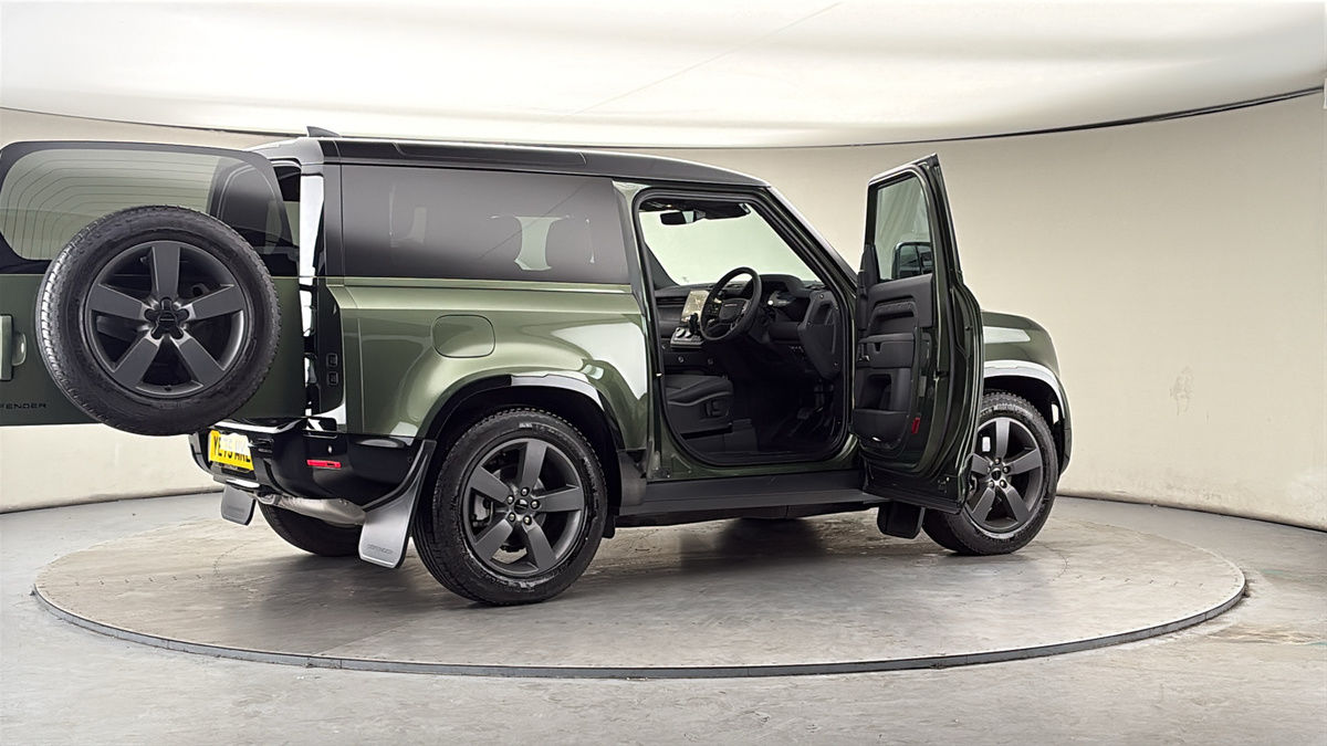 More views of Land Rover Defender 90