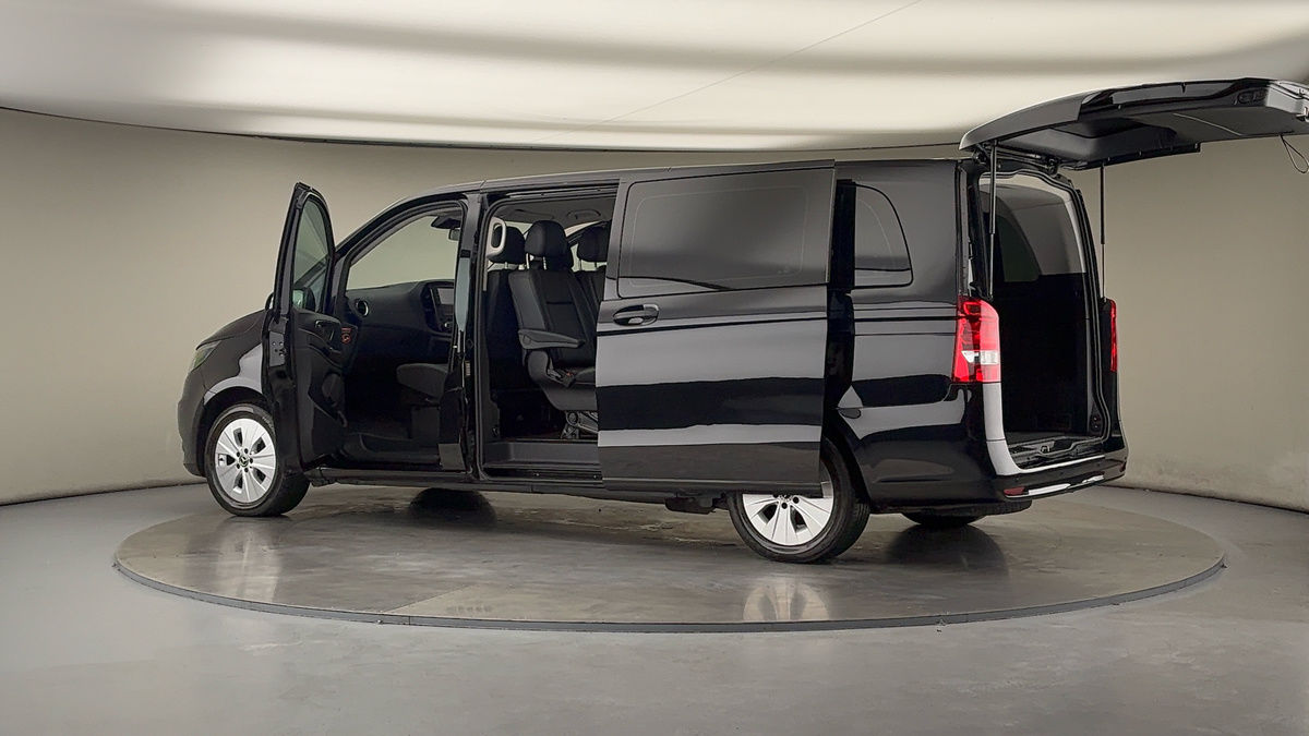 More views of Mercedes-Benz Vito