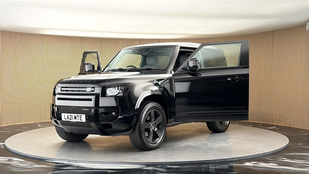 More views of Land Rover Defender 90
