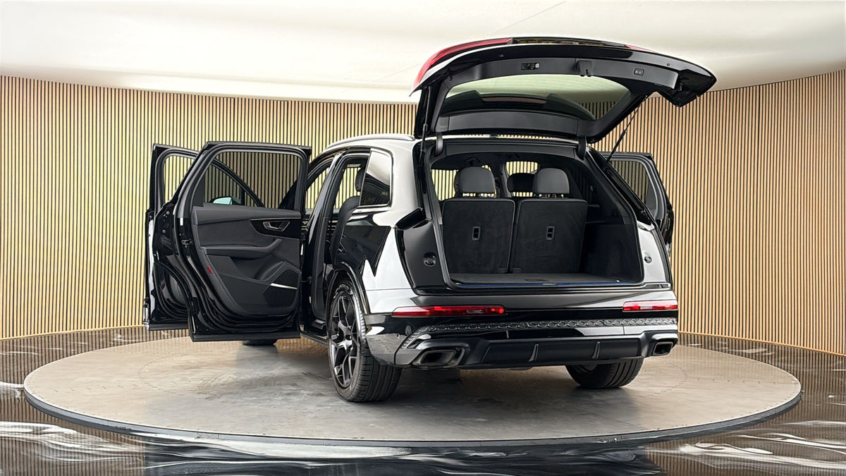 More views of Audi Q7