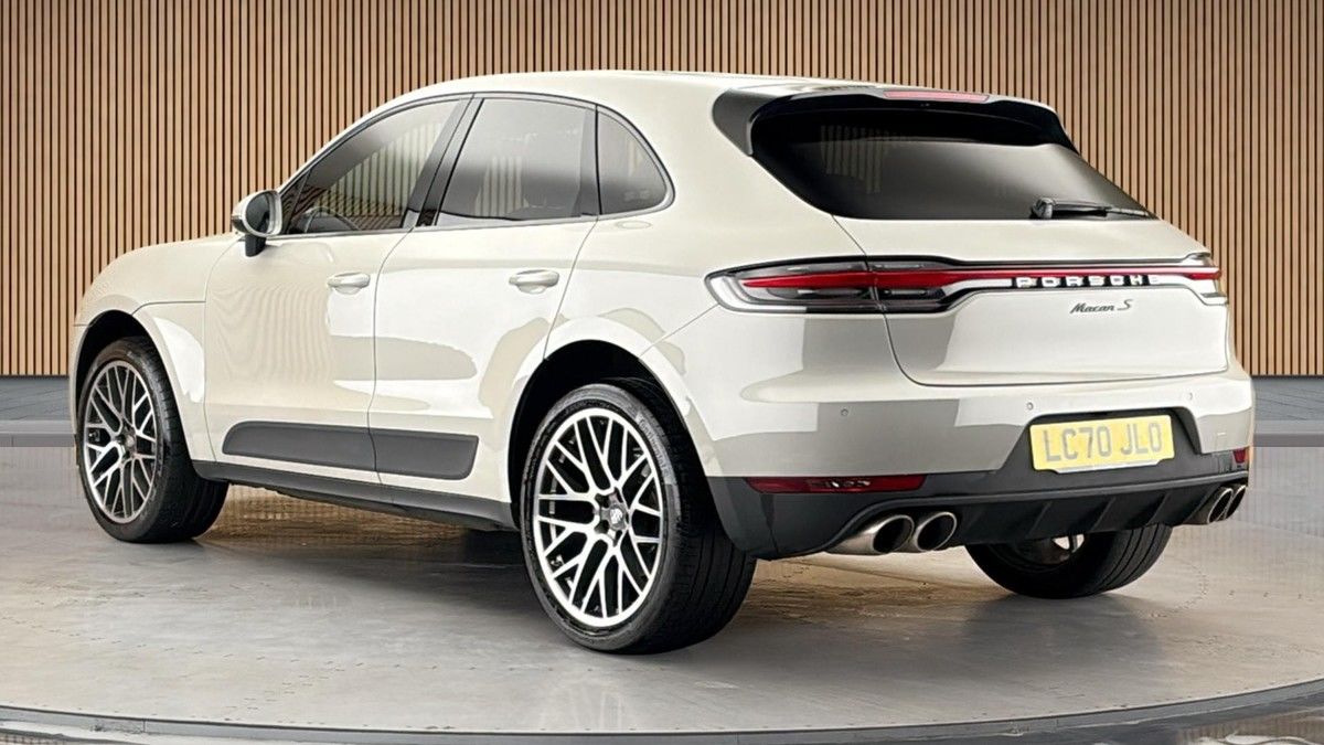 Porsche Macan Image 2