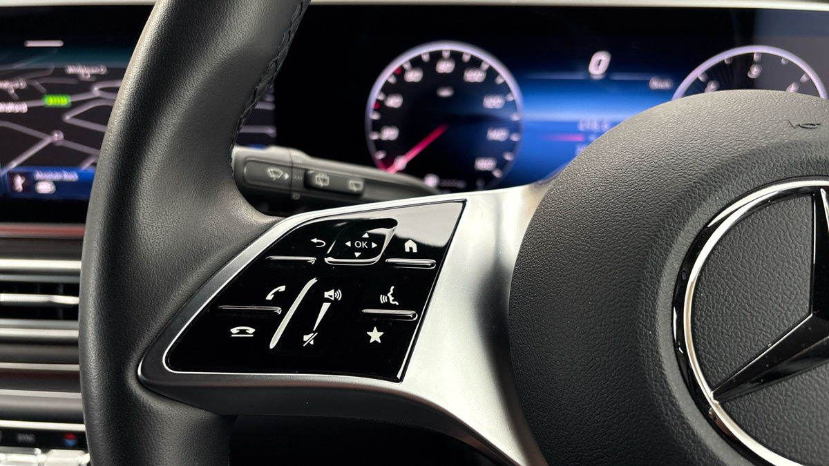 Mercedes-Benz V Class Image 13