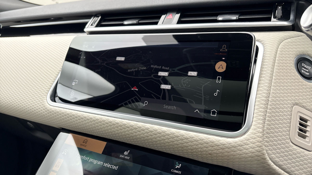 Land Rover Range Rover Velar Image 17