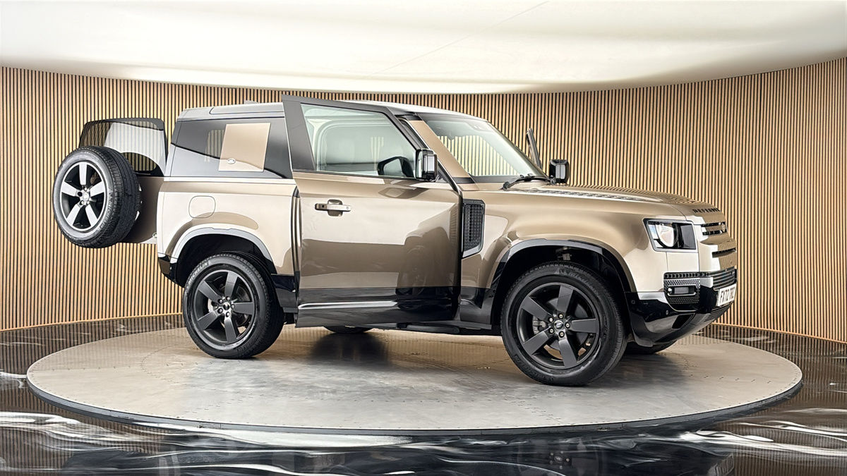 More views of Land Rover Defender 90