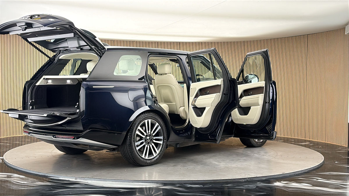 More views of Land Rover Range Rover
