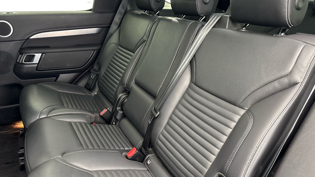 Land Rover Discovery Image 8