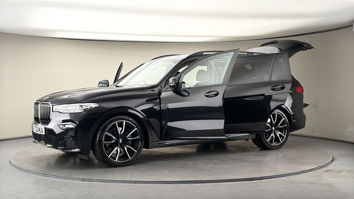 More views of BMW X7