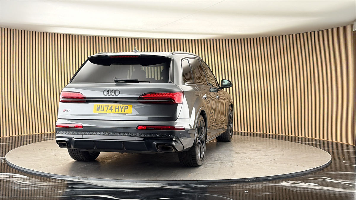 More views of Audi Q7