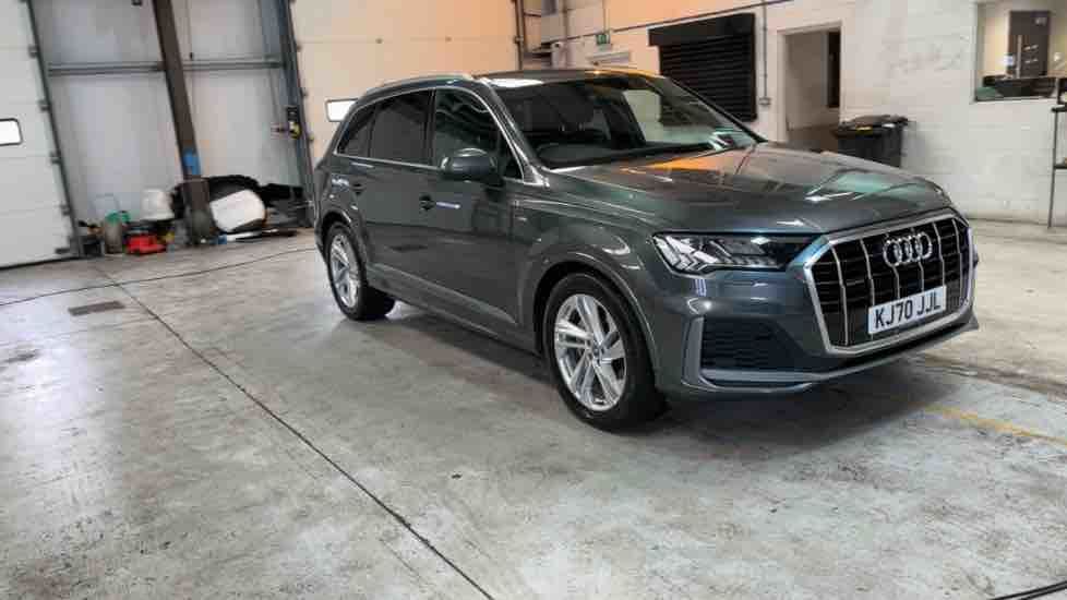 More views of Audi Q7