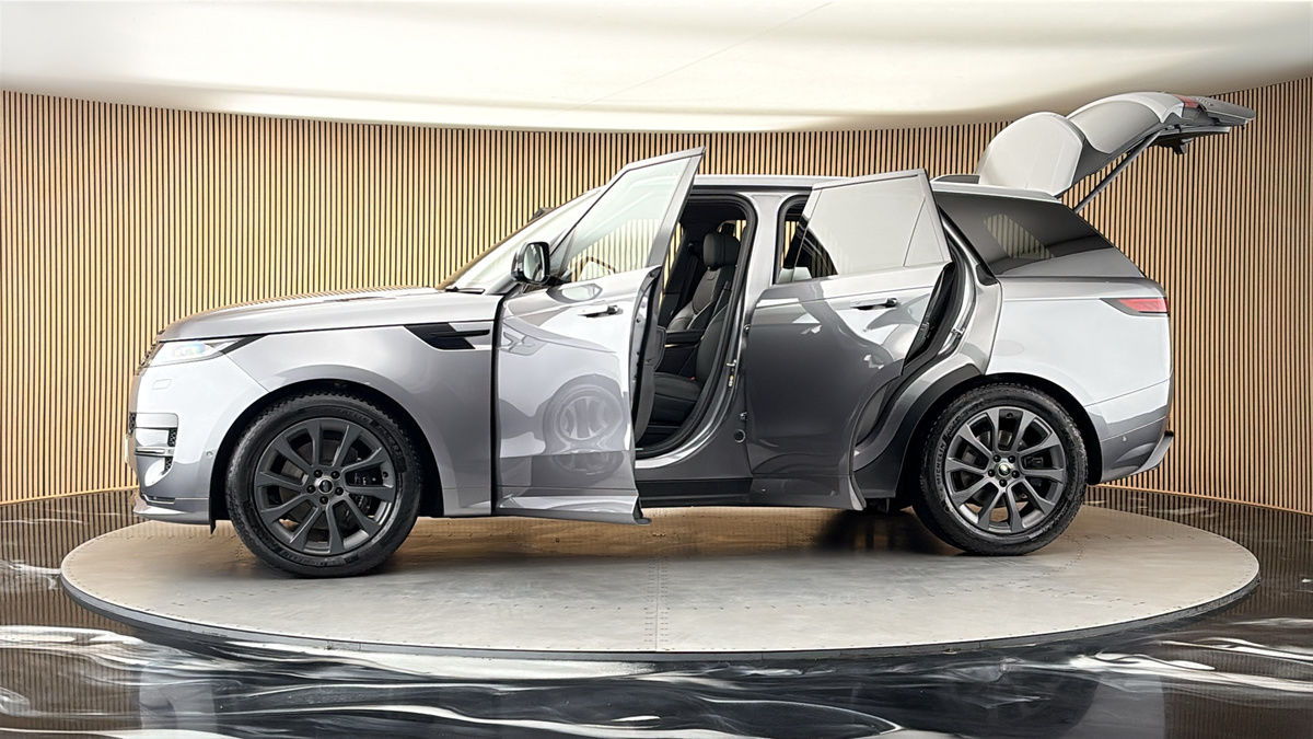 More views of Land Rover Range Rover Sport