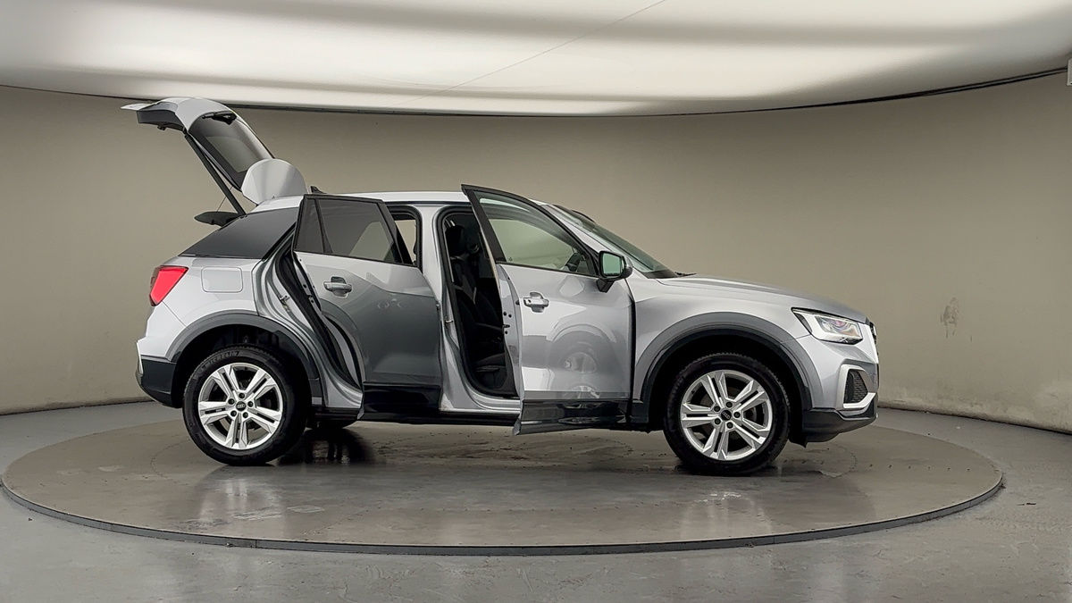 More views of Audi Q2