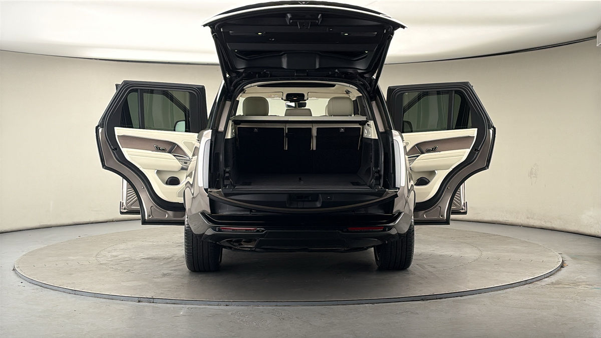 More views of Land Rover Range Rover