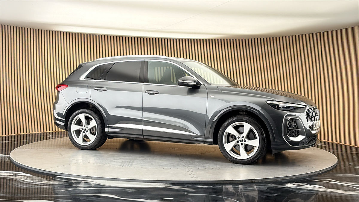 More views of Audi Q5