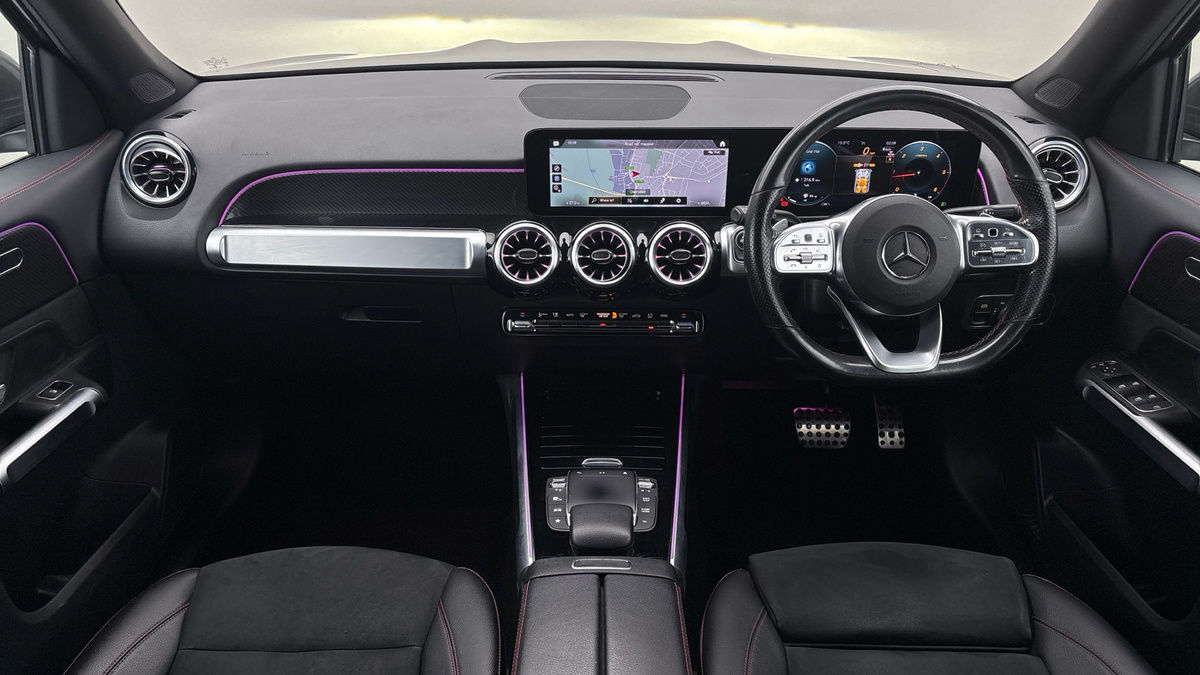 Mercedes-Benz GLB Image 12