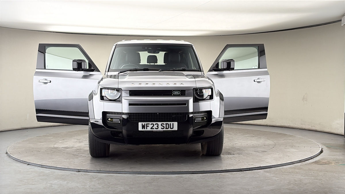 More views of Land Rover Defender 90