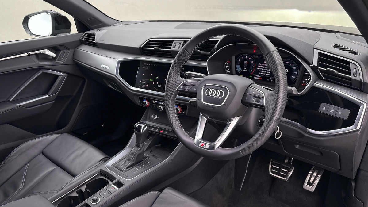 Audi Q3 Image 5