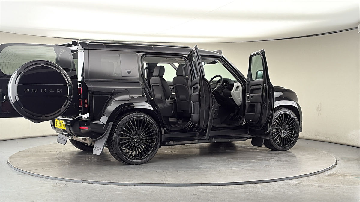 More views of Land Rover Defender 110