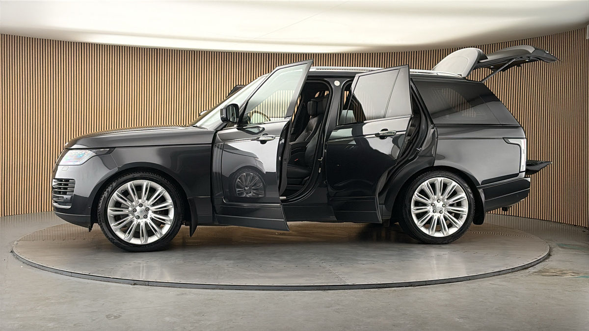 More views of Land Rover Range Rover