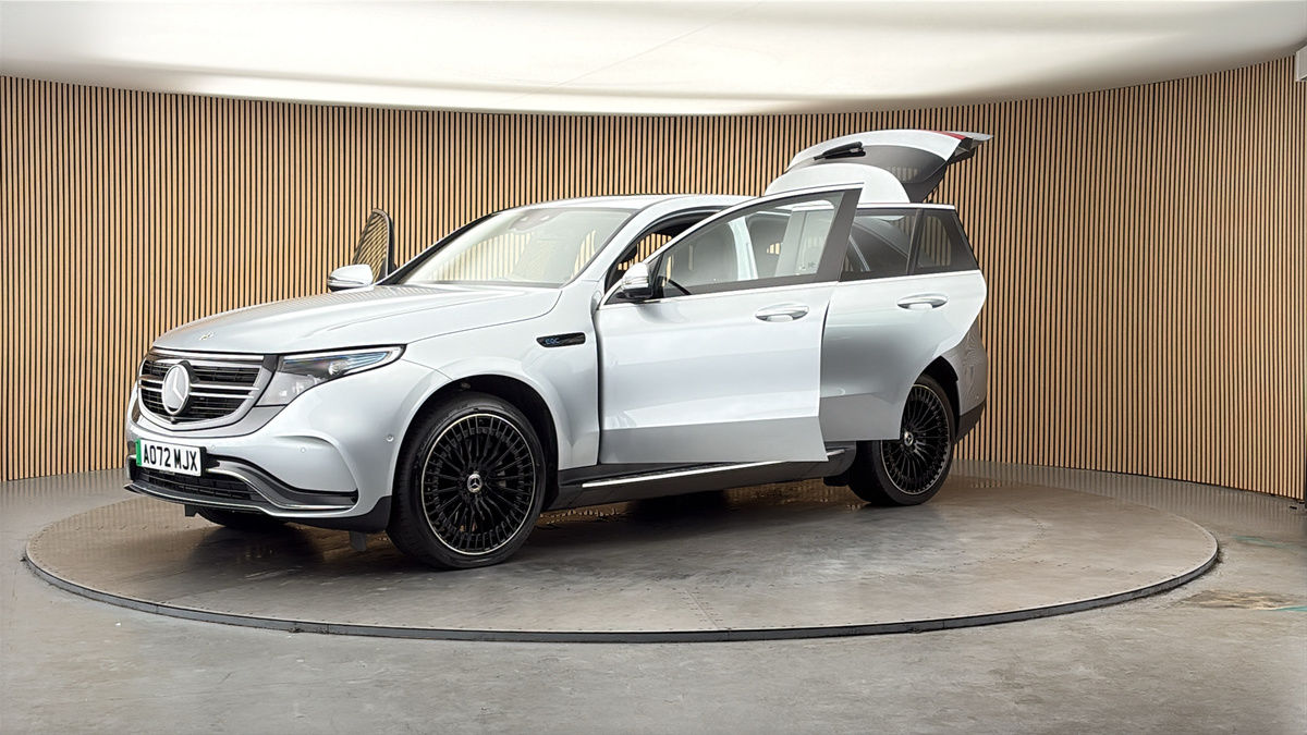 Mercedes-Benz EQC Image 22