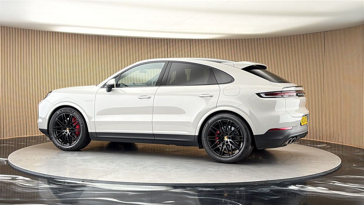 More views of Porsche Cayenne