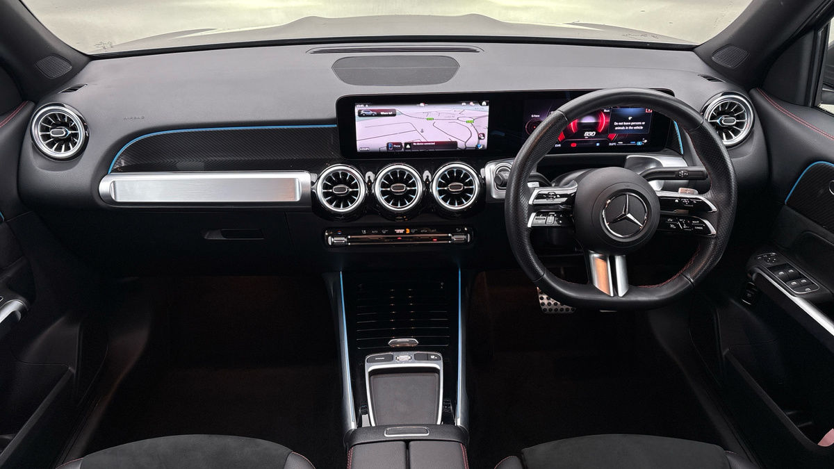 Mercedes-Benz GLB Image 12