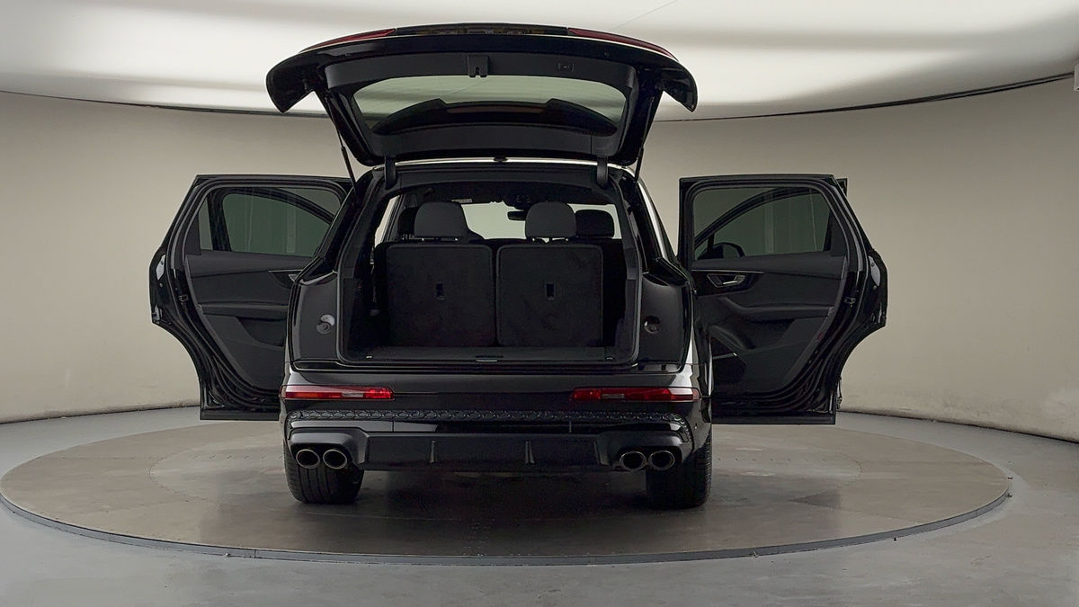 More views of Audi SQ7